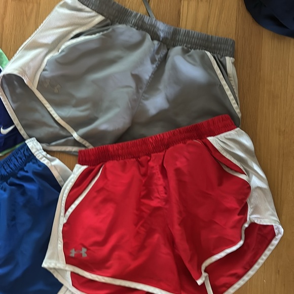 Women’s small 3 pairs of Nike & 2 Pairs US running shorts - Picture 3 of 9